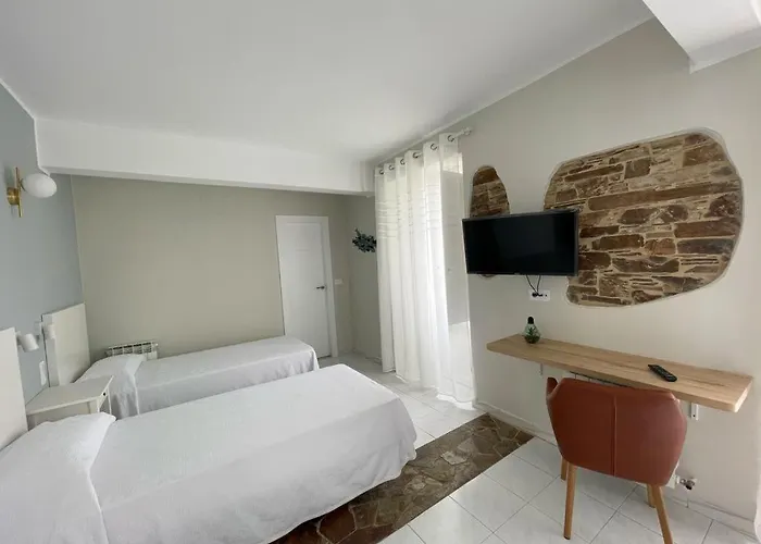 Hotel Amadora - Admite Mascotas 2*