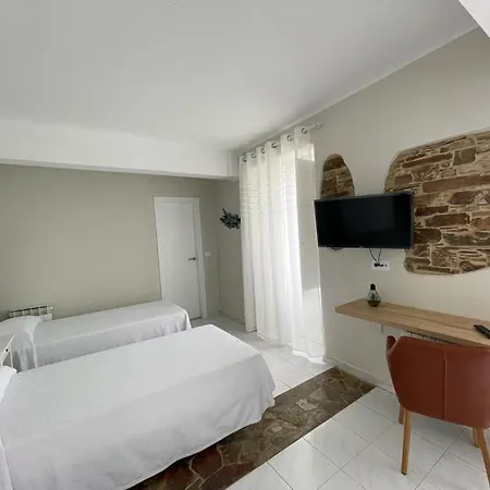 Hotel Amadora - Admite Mascotas 2*