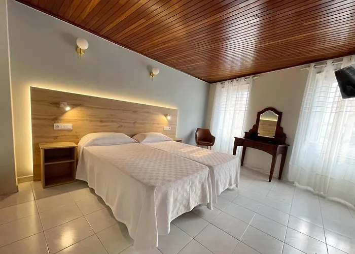 Amadora - Admite Mascotas Barreiros